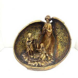 Vintage Gold Colored Nativity Scene Wrapped In Angel's Wings 10"x11"‎ Mosiac 3D